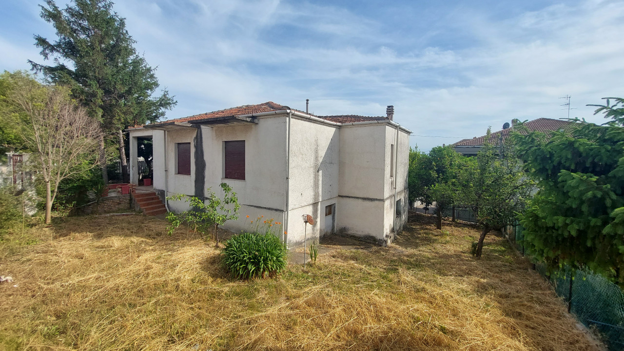 Strada Colle Marino - Casa singola con giardino e garage