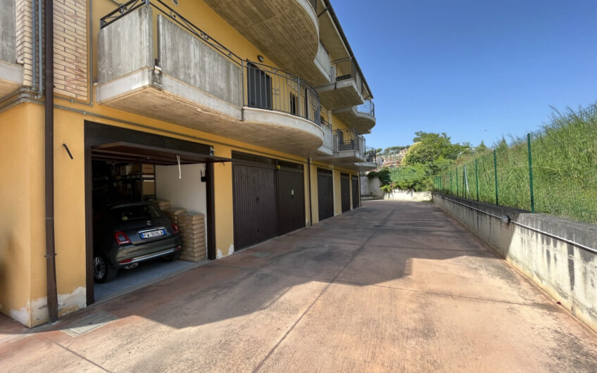 Grazioso appartamento quadrilocale con mansarda e garage