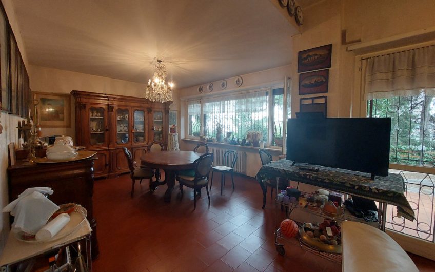 Montesilvano Colle – Ampia proprietà con Villa di 500mq